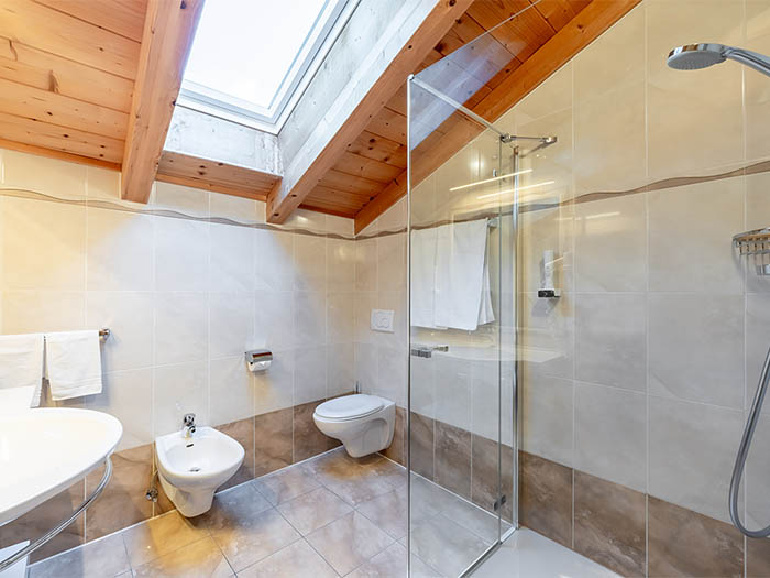 Bagno delle camere del Garni La Tambra