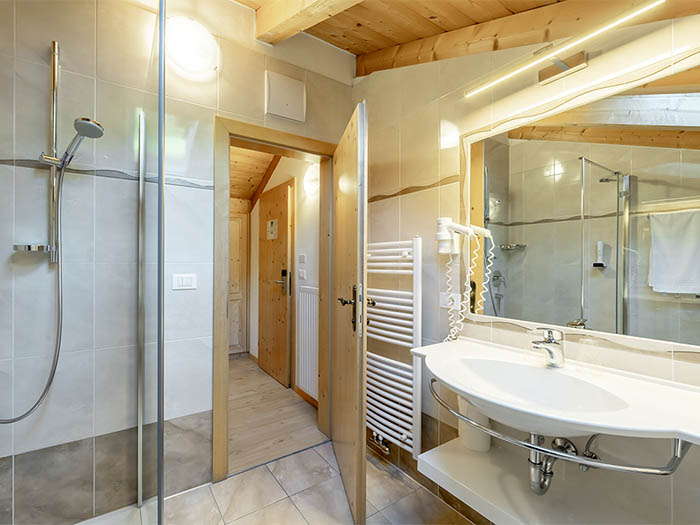 Bagno delle camere del Garni La Tambra